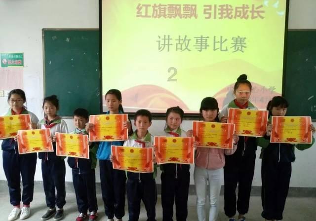 小宝贝打网球